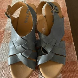 Korks Wynne Sandals size 8